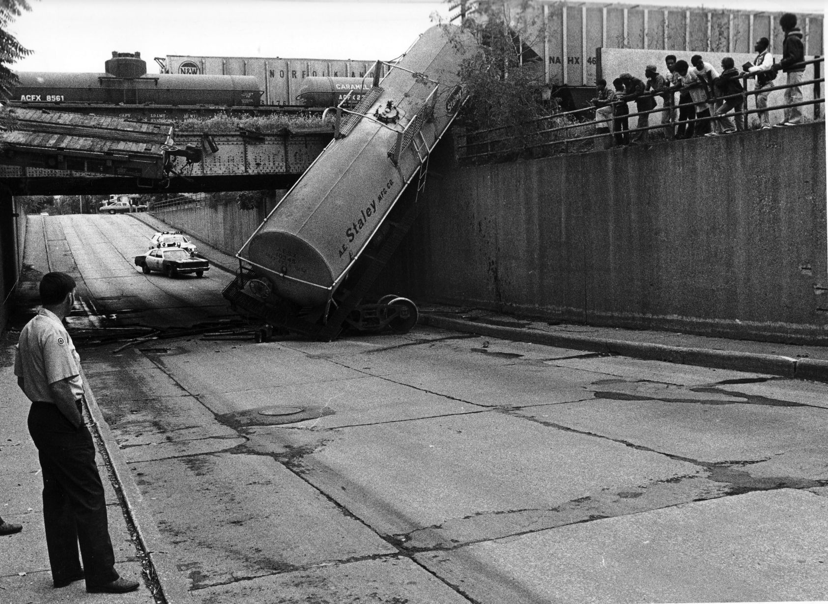 Illinois Central wrecks-2 1978.jpg